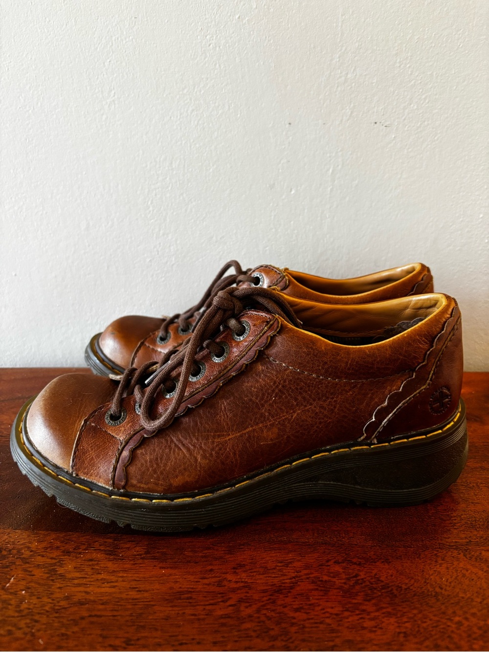 Dr. Martens Scalloped Brown Vintage 90s Y2K Chunky Oxford 7 Leather Preppy